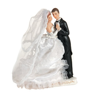 Фото украшение пластиковое жених и невеста 23 см.